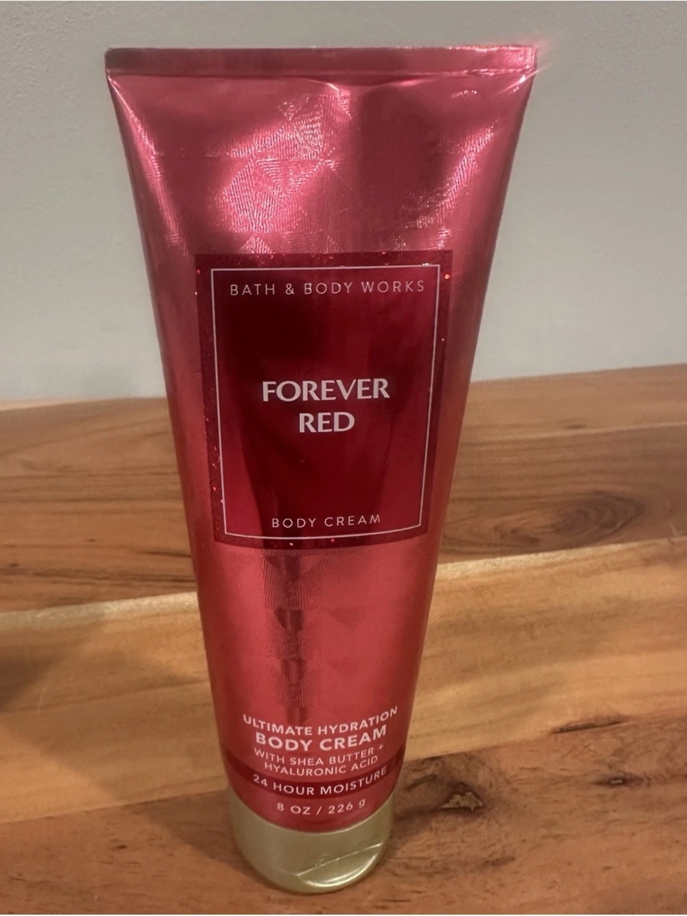 Bath & Body Works: Forever Red Full-Size 8 Oz Ultimate Hydration Body Cream